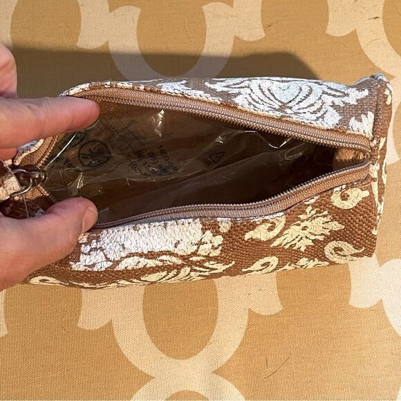 Toss Designs NWT Jute Barrel Cosmetic Bag White Damask, 8” X 4.5” - Picture 8 of 10